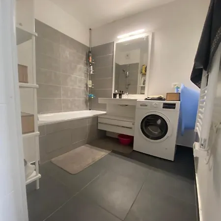 Homestay Chambre Dans Logement Neuf, Paris, Disney, Centrex Noisy-le-Grand